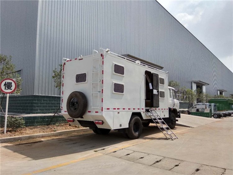 東風(fēng)越野四驅(qū)宿營車